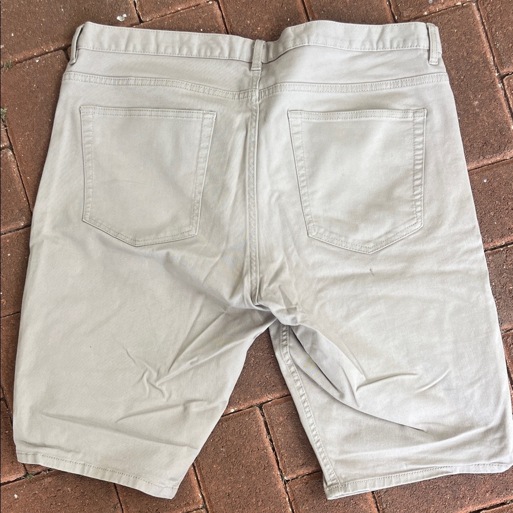 H&M Men's Beige Jean Shorts - Picture 3 of 4